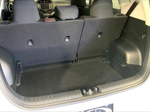 Certified 2025 Kia Soul LX FWD image 4