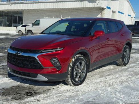 Certified 2025 Chevrolet Blazer LT w/ Driver Confidence Package image 4