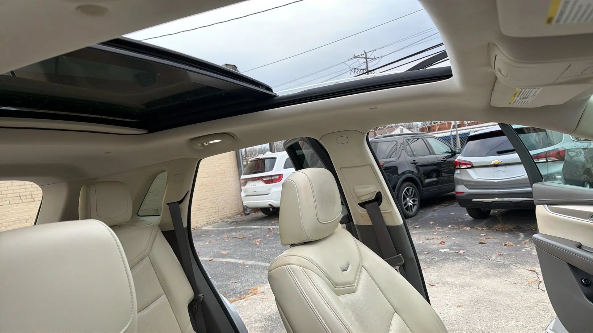 Used 2017 Cadillac XT5 Premium Luxury FWD image 37