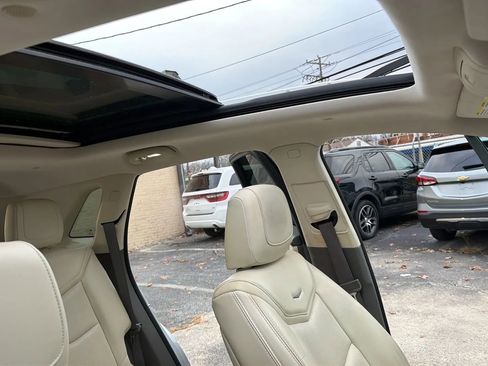 Used 2017 Cadillac XT5 Premium Luxury image 37