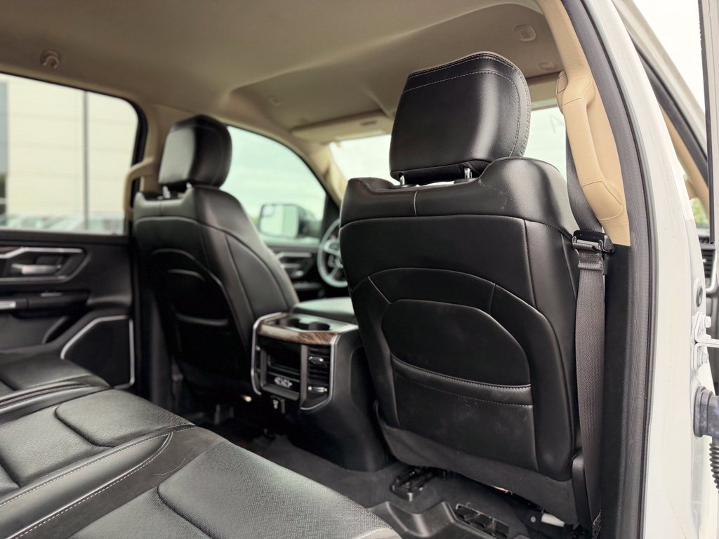 Used 2019 RAM 1500 Laramie AWD/4WD image 10
