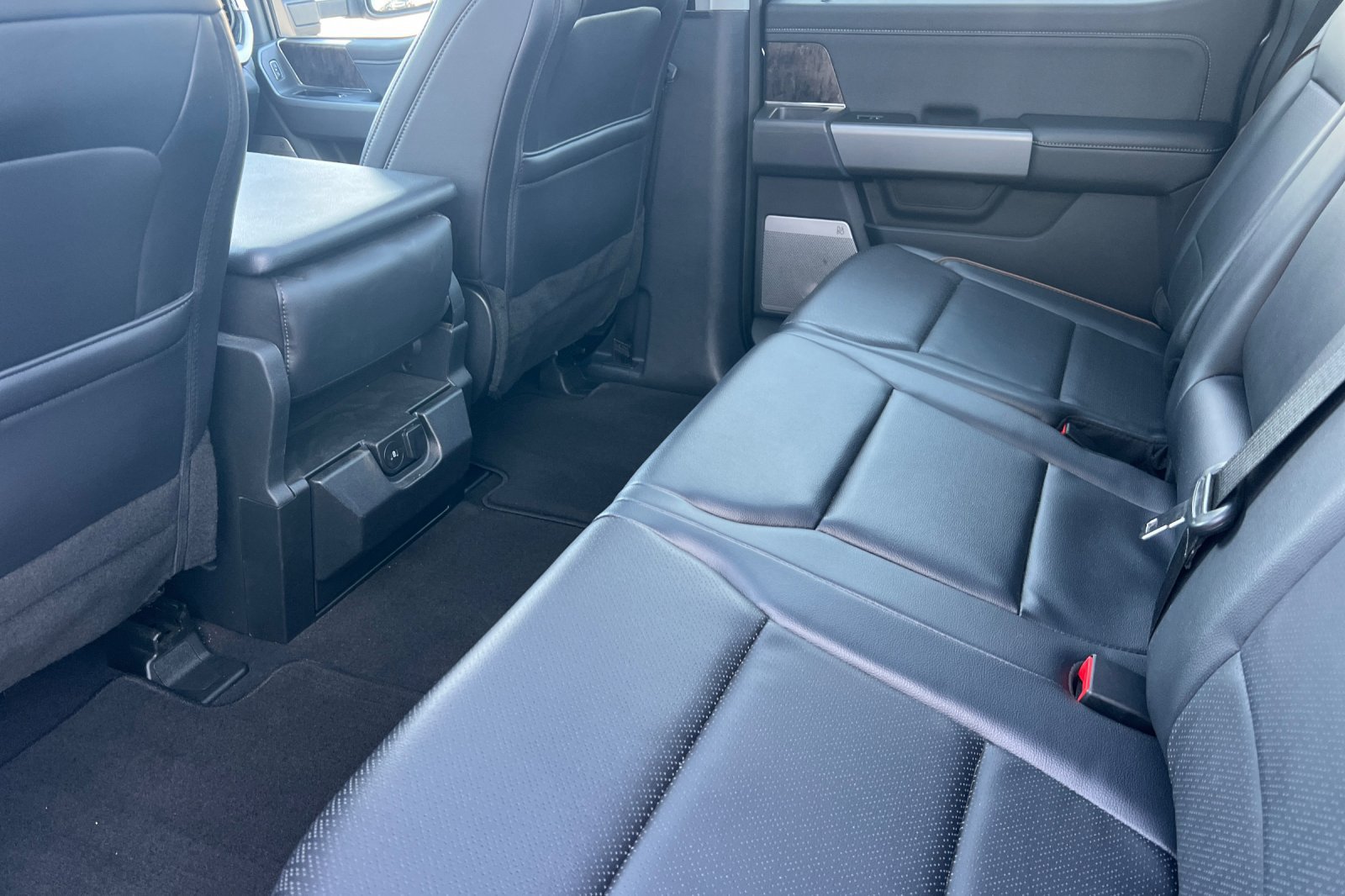 Used 2025 Ford F350 Lariat w/ Camper Package AWD/4WD image 13