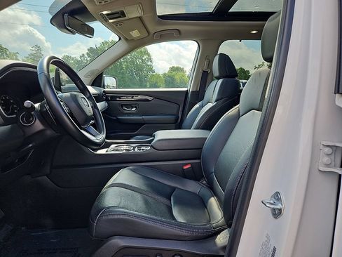 Used 2023 Honda Pilot Touring image 14