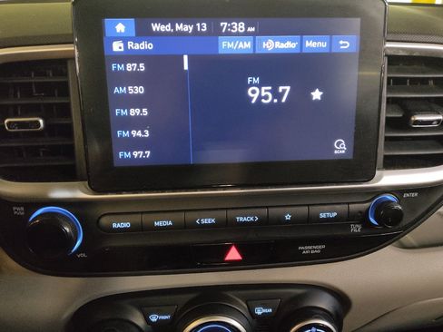 Used 2020 Hyundai Venue SEL FWD image 25
