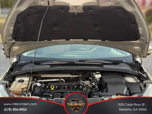 Used 2017 Ford Focus SE w/ Cold Weather Package FWD image 26