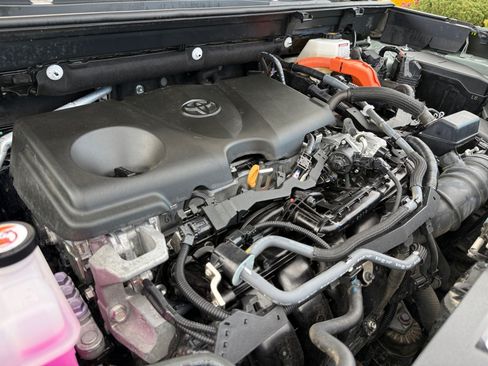 Used 2023 Toyota RAV4 XLE AWD/4WD image 22