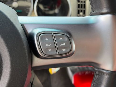 Used 2004 Chevrolet SSR w/ Preferred Equipment Group RWD image 12