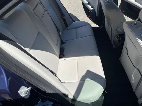 Used 2011 Mercedes-Benz C 300 Sedan image 21