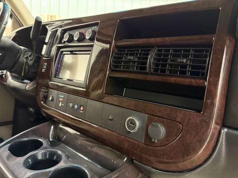 Used 2011 GMC Savana 2500 Extended image 23