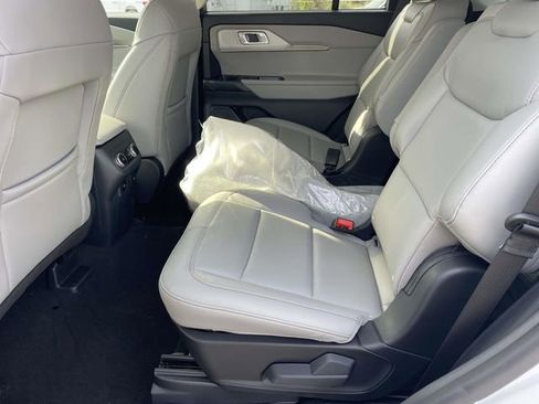 New 2026 Ford Explorer Active w/ Active Comfort Package image 9