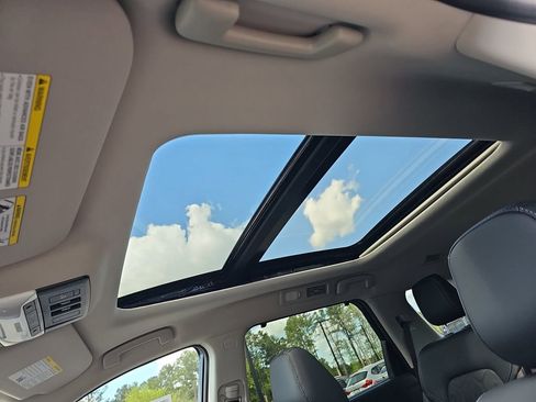 New 2026 Nissan Pathfinder Platinum w/ Accent Package FWD image 35