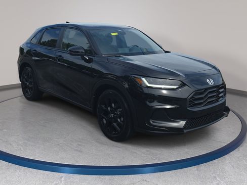 Certified 2025 Honda HR-V Sport image 3