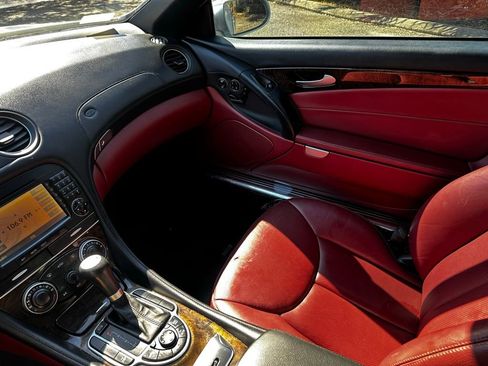 Used 2007 Mercedes-Benz SL 550 image 26