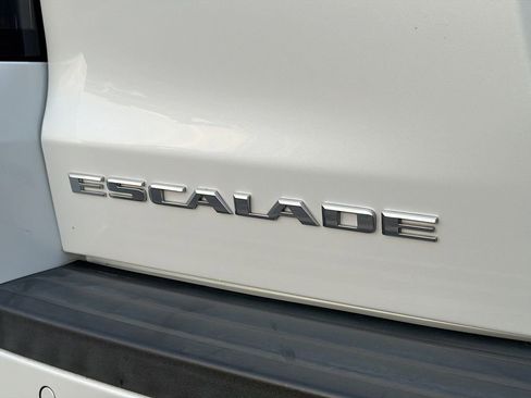 Used 2019 Cadillac Escalade Platinum image 11
