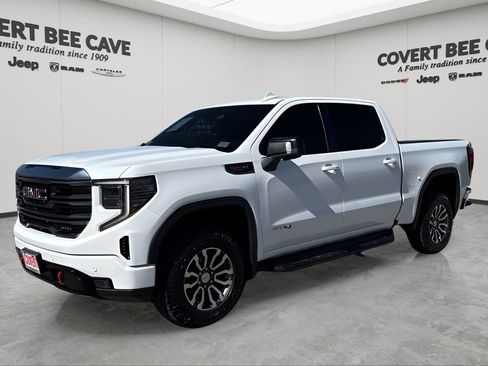 Used 2022 GMC Sierra 1500 AT4 w/ AT4 Premium Package image 3