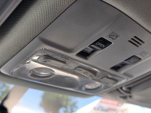 Used 2015 Toyota RAV4 XLE FWD image 28