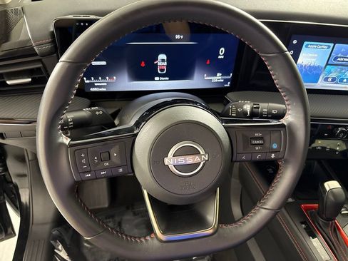 Certified 2025 Nissan Kicks SR FWD image 28