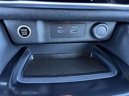 Used 2022 Nissan Rogue SV image 26