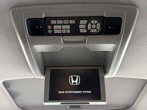 Used 2017 Honda Pilot Elite image 10
