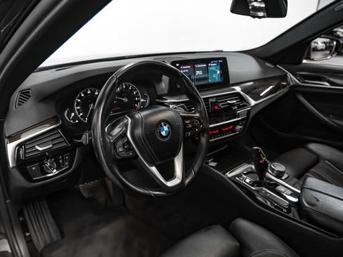 Used 2018 BMW 540i RWD image 3