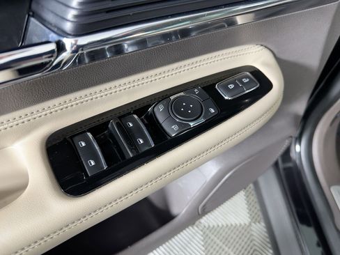 Used 2021 Lincoln Corsair Standard w/ Equipment Group 101A image 21