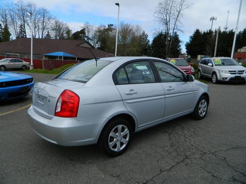 Used 2011 Hyundai Accent GLS image 8