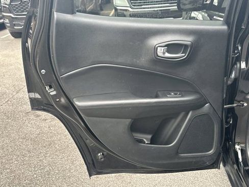 Used 2019 Jeep Compass Latitude FWD image 26