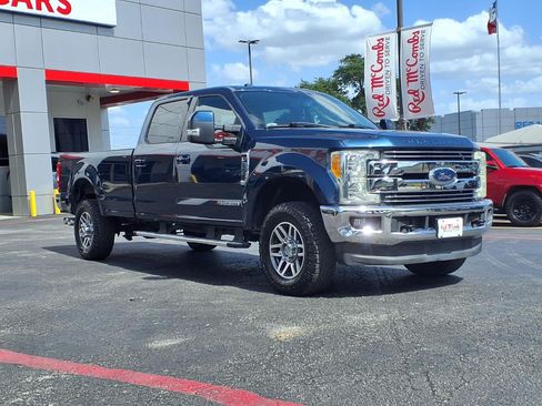 Used 2017 Ford F350 Lariat w/ Lariat Value Package AWD/4WD image 4