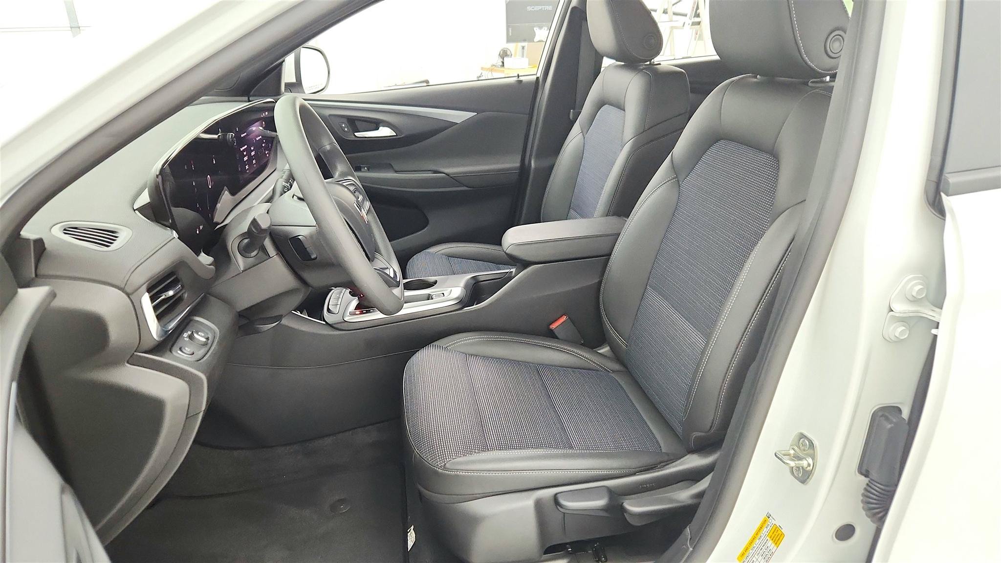 Used 2026 Buick Envista Preferred FWD image 10