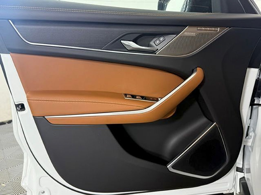 New 2026 Jaguar F-PACE R-Dynamic S AWD/4WD image 25