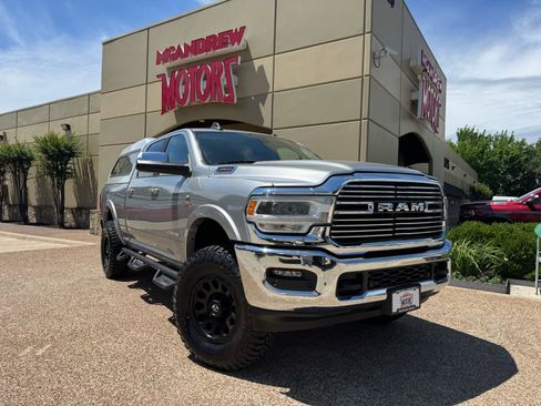 Used 2022 RAM 2500 Laramie AWD/4WD image 1