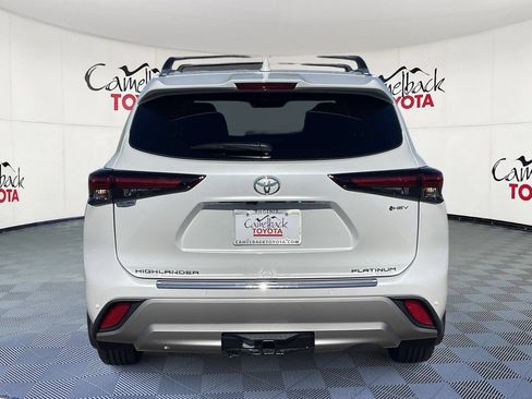 New 2026 Toyota Highlander Platinum AWD/4WD image 7
