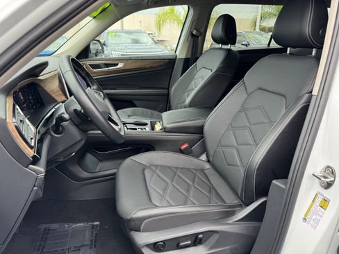 Used 2026 Volkswagen Atlas SE FWD image 14