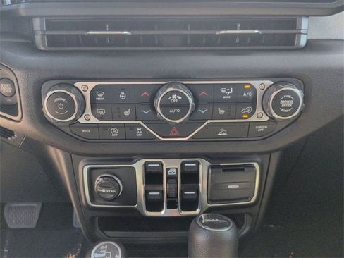 New 2025 Jeep Gladiator Sport image 21