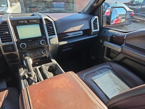 Used 2015 Ford F150 Platinum w/ Equipment Group 701A Luxury image 10
