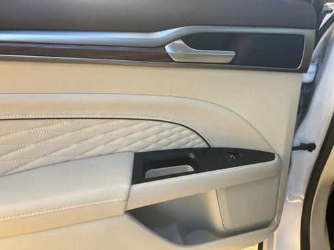 Used 2017 Ford Fusion Platinum image 19