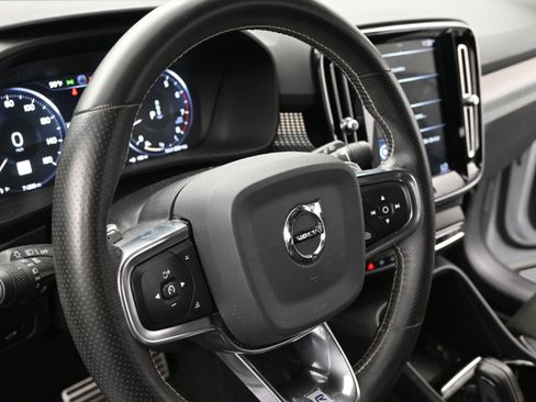 Used 2020 Volvo XC40 T5 R-Design w/ Protection Package Premier AWD/4WD image 13