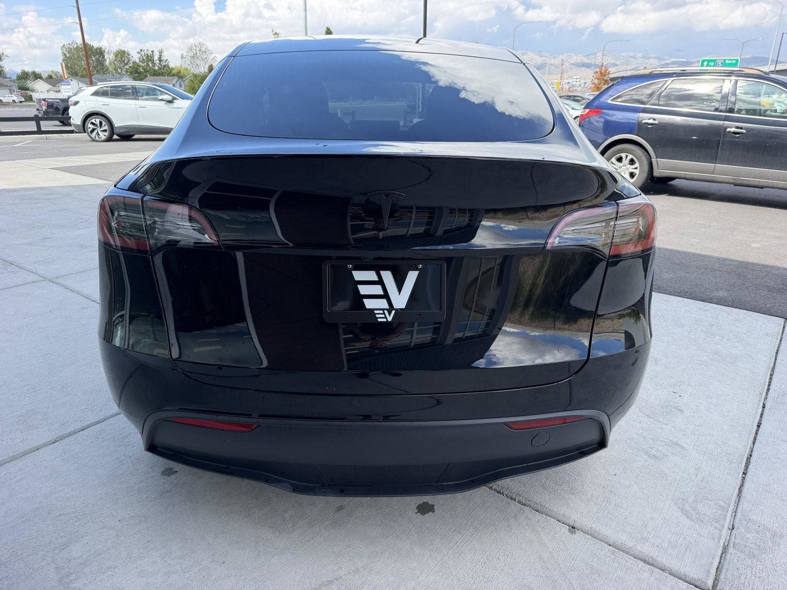 Used 2024 Tesla Model Y 2WD image 7