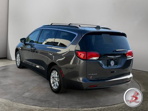 Used 2021 Chrysler Voyager Lxi FWD image 5
