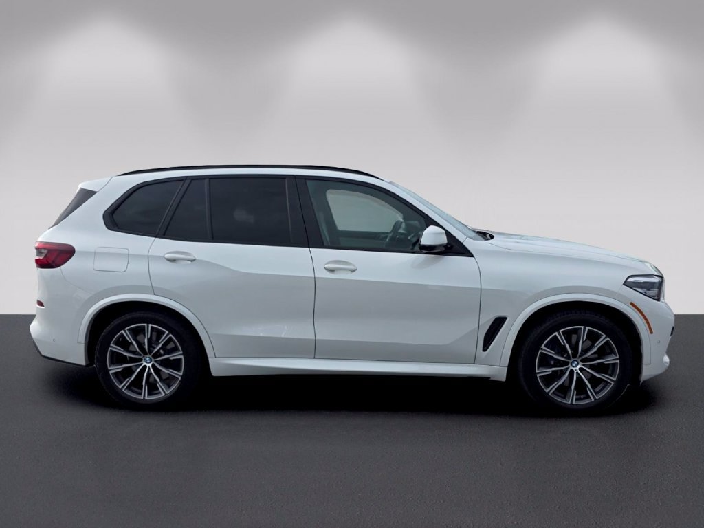 Certified 2021 BMW X5 xDrive40i w/ M Sport Package AWD/4WD image 3
