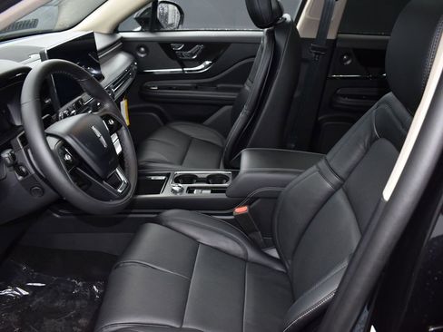 New 2025 Lincoln Corsair Reserve w/ Equipment Group 202A image 9