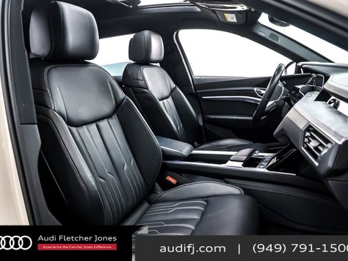 Used 2022 Audi e-tron Chronos image 7