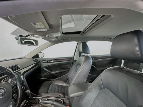 Used 2014 Volkswagen Passat TDI SEL Premium image 21