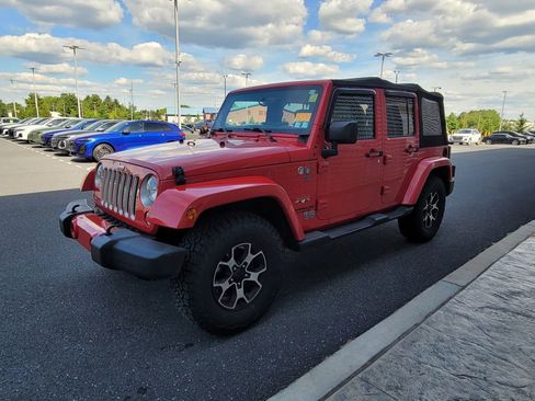 Used 2016 Jeep Wrangler Unlimited Sahara w/ Dual Top Group AWD/4WD image 10