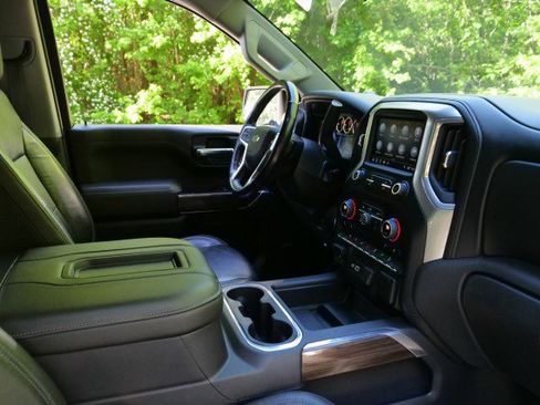 Used 2019 Chevrolet Silverado 1500 LT Trail Boss AWD/4WD image 40