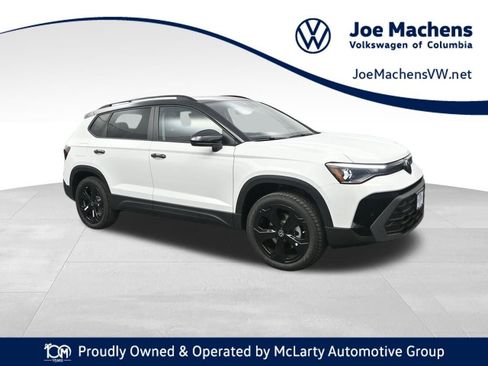 New 2026 Volkswagen Taos SE image 1