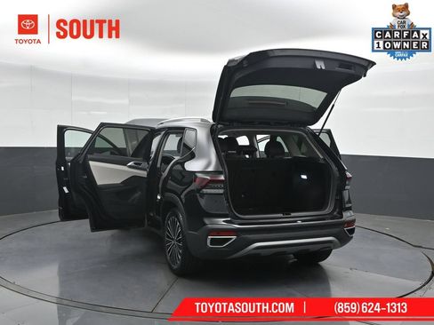 Used 2025 Volkswagen Taos SE FWD image 54