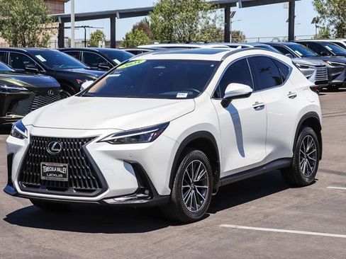 Used 2025 Lexus NX 250 FWD w/ Premium Package image 3