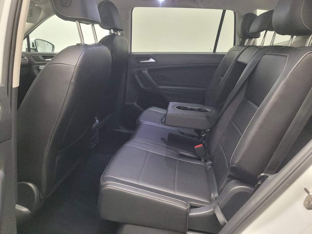 Used 2021 Volkswagen Tiguan SE w/ Panoramic Sunroof Package FWD image 18