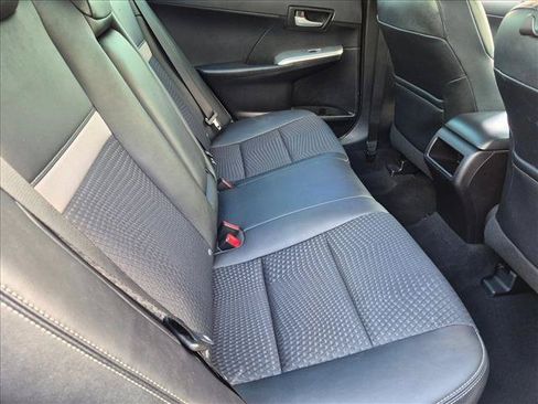 Used 2014 Toyota Camry SE FWD image 17